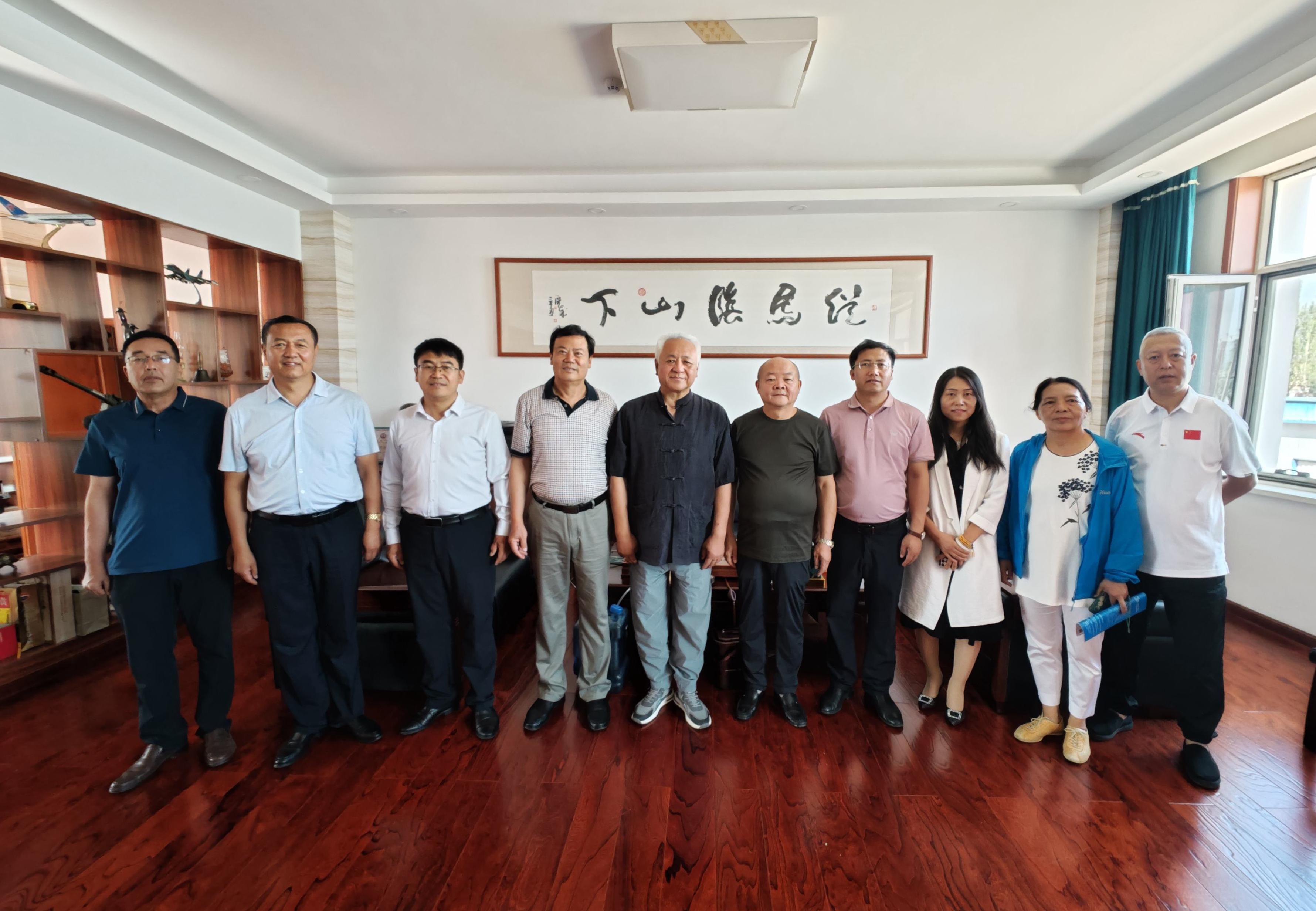 內蒙古退役軍人就業創業促進會 內蒙古能源職業學院領導蒞臨和利集團參觀指導
