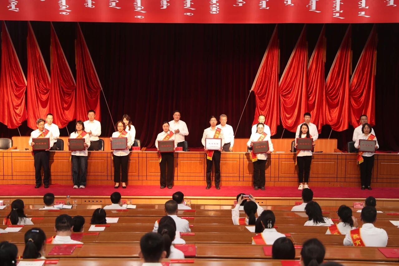 喜報｜躬耕教壇結碩果，篤行致遠譜華章